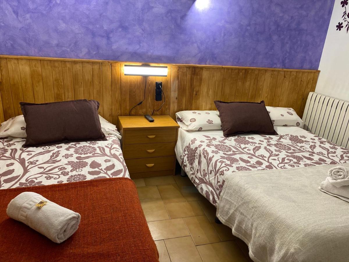 Hostal La Cuineta De Cal Triuet Gosol Exterior photo