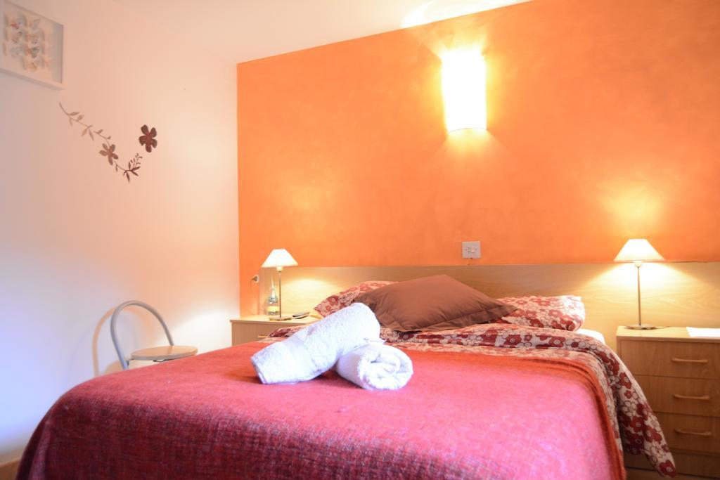 Hostal La Cuineta De Cal Triuet Gosol Exterior photo